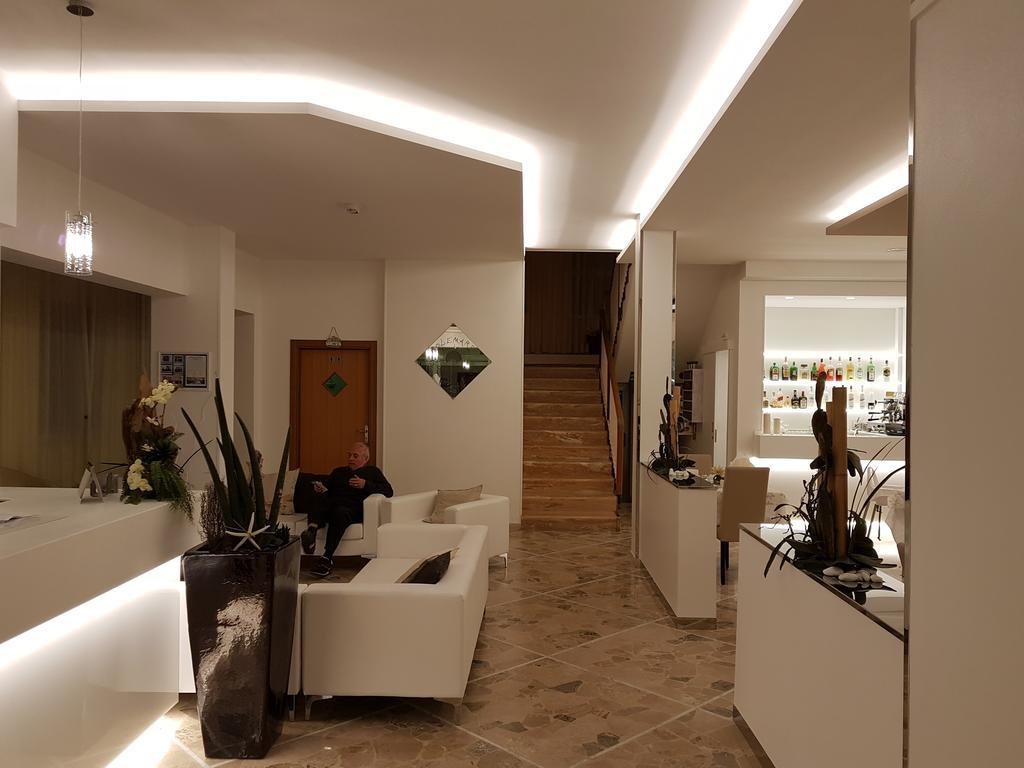 Hotel Solemare Cesenatico Kültér fotó